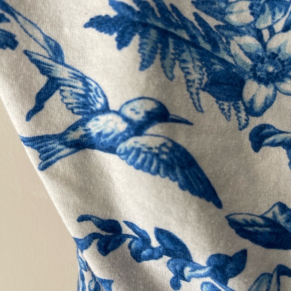 Anthropologie Maeve Shirred Floral Blue
Ruched Side Tie Shoulder Tank Small - Picture 7 of 7